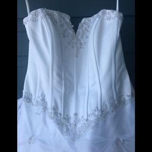 Gorgeous Satin & Tulle Full Ballgown Wedding Gown